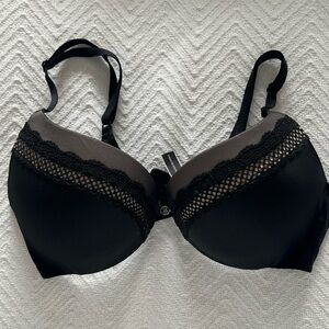 Victoria's Secret Black Lace-Trim Molded Bra